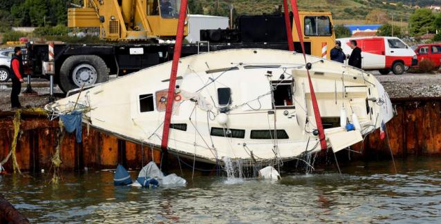 Αποτέλεσμα εικόνας για Αντίρριο: Ο ένας εκ των δύο νεκρών του σκάφους είχε σκοτώσει τη μητέρα του και είχε βγει με το νόμο Παρασκευόπουλου!